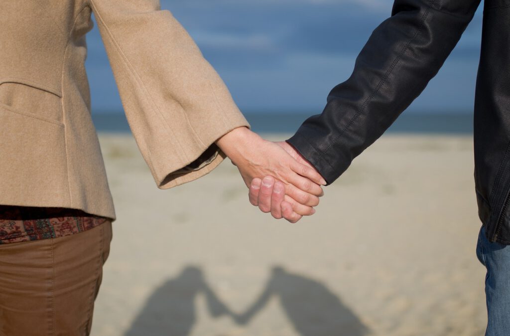 relationship, sea, happiness-2005175.jpg